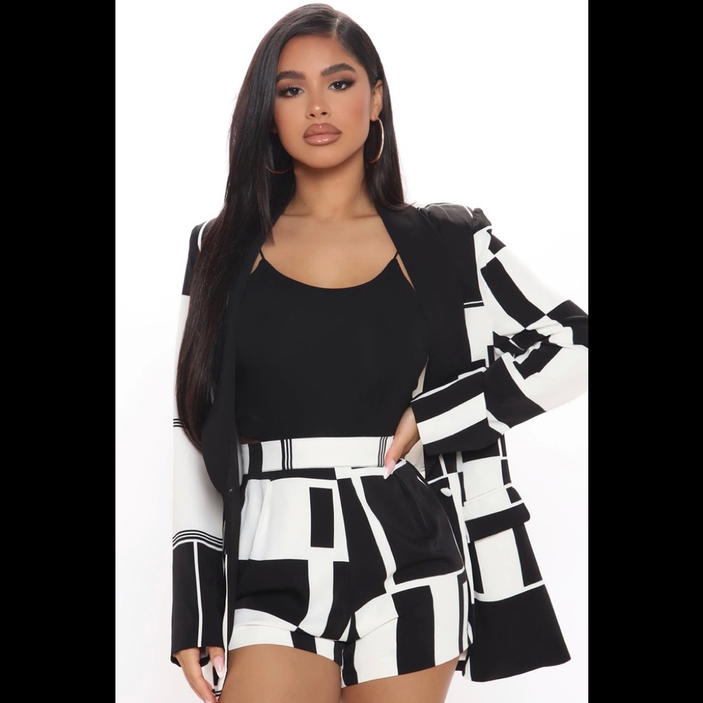 2 piece geometric print short set
